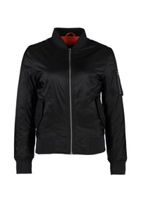 Veste bomber noire avec fermeture éclair devant, poignets et ourlet côtelés, poches latérales à rabat et une poche zippée sur la manche gauche, doublure orange à l'intérieur du col.