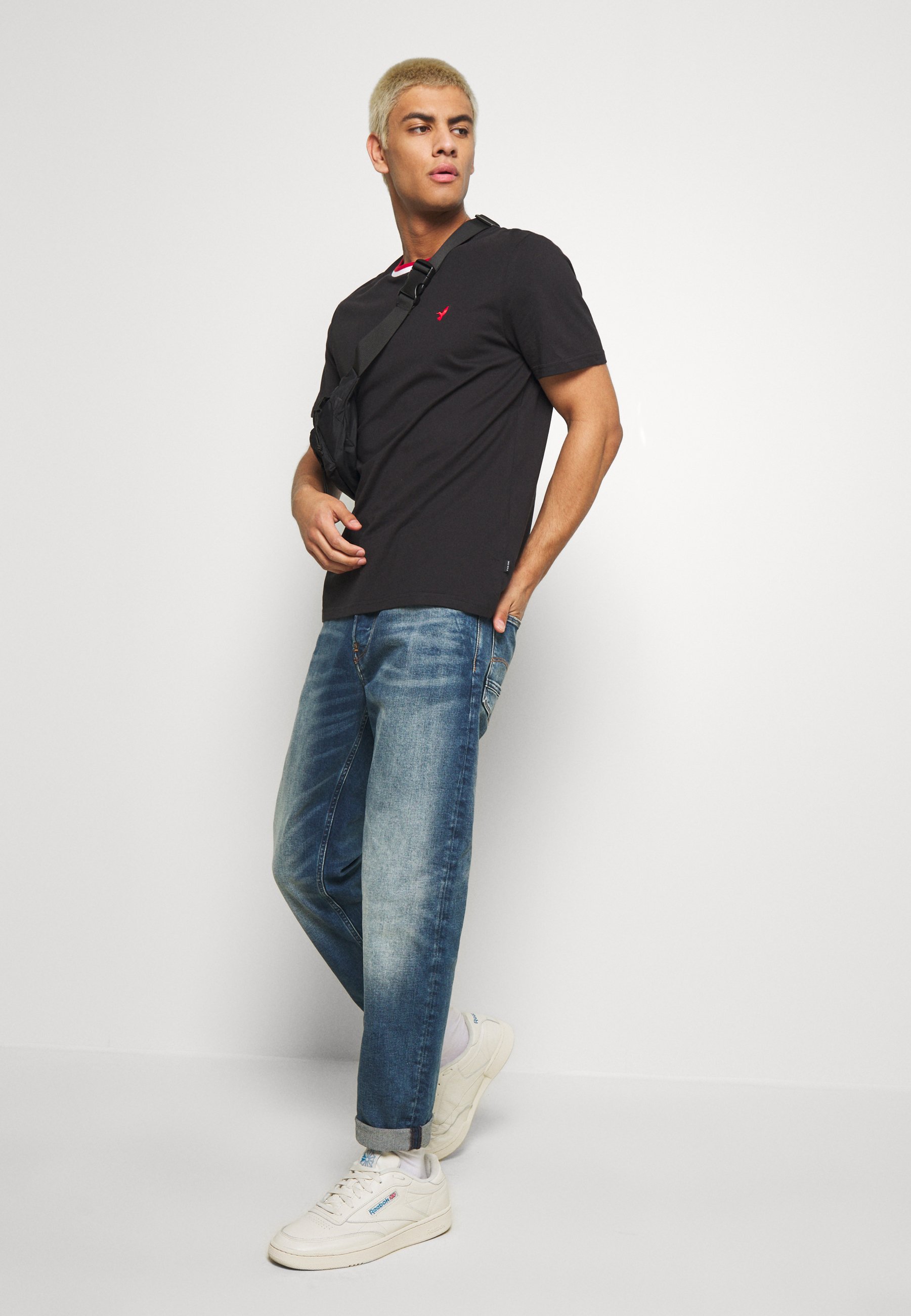 3911 alum relaxed tapered jeans