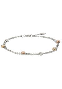 Silberne Kettenarmband mit gemischten metallischen Herz-Akzenten in Gold, Roségold und Silber. Die Glieder sind zart mit einer polierten Oberfläche.