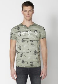 Koroshi SHORT SLEEVE - Apdrukāts T-krekls - kaki khaki