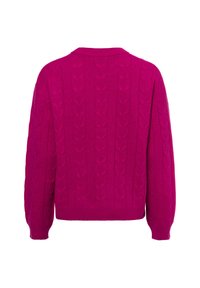 Magenta gestrickter Pullover mit einem strukturierten Zopfmuster, ausgestattet mit einem Rundhalsausschnitt und langen Ärmeln. Glatte Oberfläche, gerippte Bündchen und Saum.