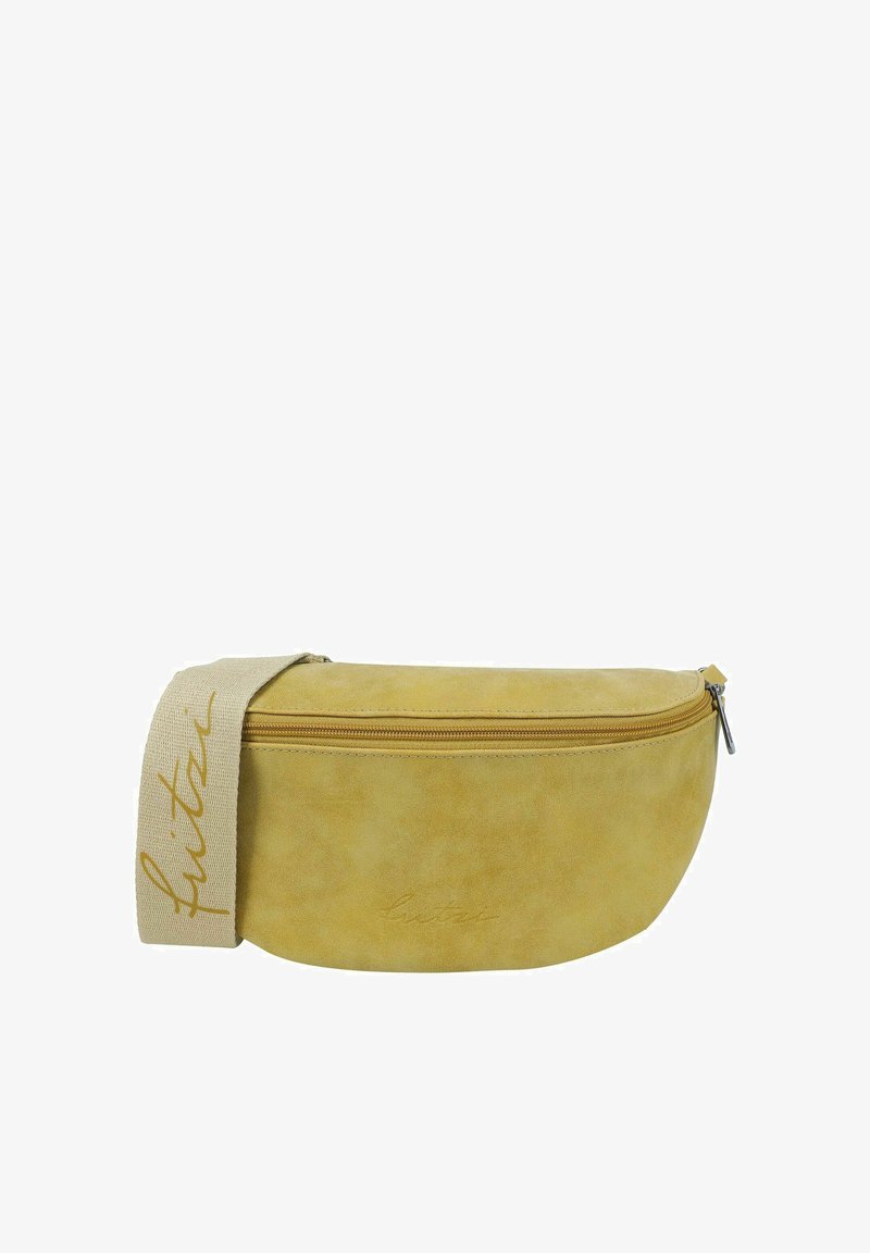 Marsupio giallo in pelle sintetica con forma curva, chiusura con zip e superficie strutturata. Presenta una tracolla in tessuto beige con logo.