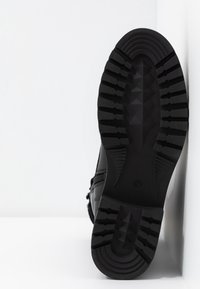 Zign Botines con plataforma - black