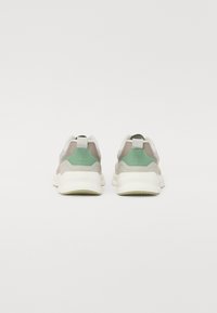 Thumbnail Image 3