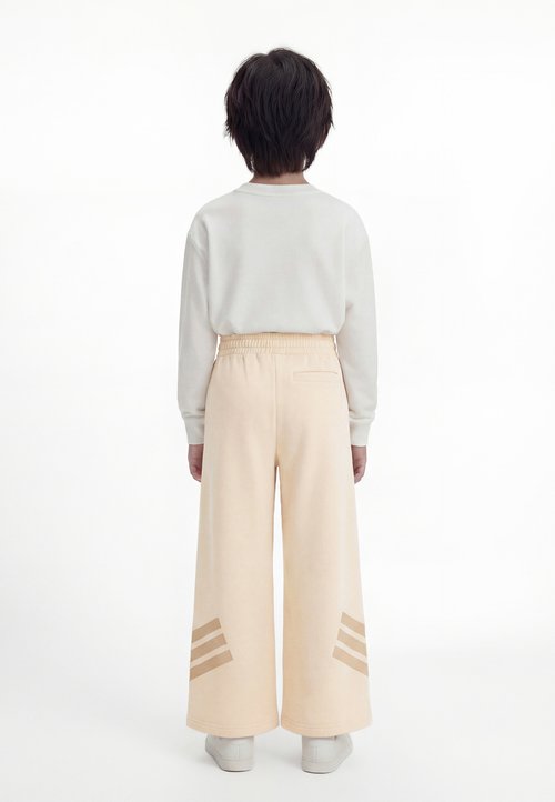 adidas FUTURE ICONS STRIPES WIDE LEG PANTS UNISEX - Pantalones deportivos - crystal linen/trace khaki — foto 2