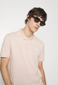 HUGO DONOS - Polo - light pastel pink
