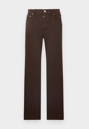 Barna egyenes szárú farmer pamutkeverék anyagból, gombos záródással, öt zsebbel és minták nélküli tiszta vonalakkal.