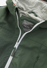 Next Allvädersjacka - khaki green