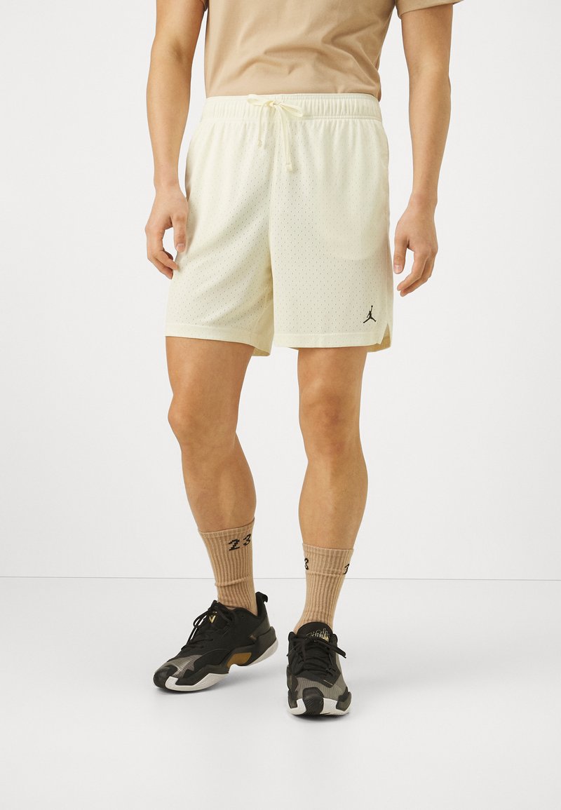 Jordan SHORT - Sport rövidnadrágok - coconut milk/black
