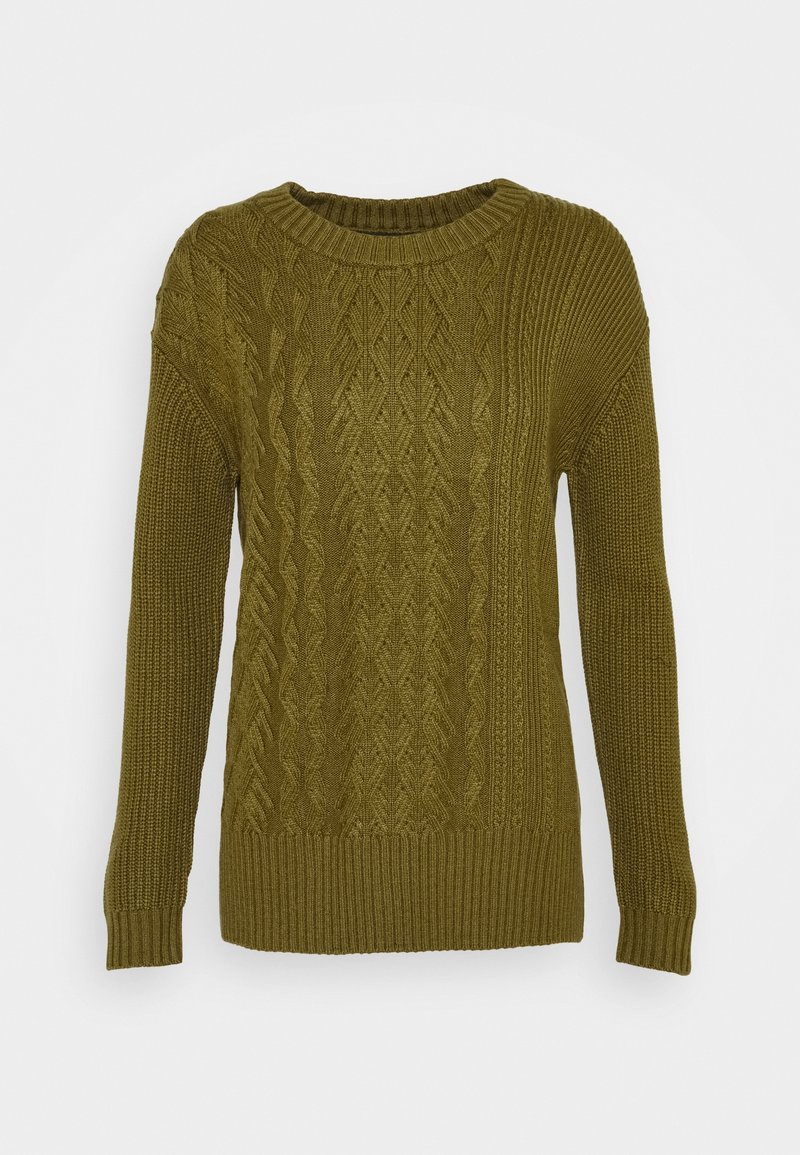 Pull en maille torsadée vert olive avec des motifs texturés variés, col rond et manches longues sur fond blanc uni.