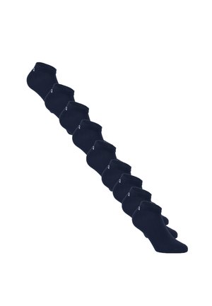 Neuf paires de chaussettes basses noires pour cheville disposées en ligne diagonale sur fond blanc.