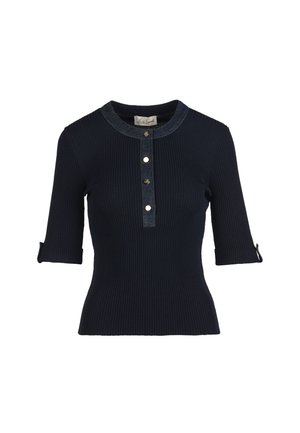 Top en maille côtelée bleu marine avec accents en denim, manches trois-quarts, col rond et patte de boutonnage. Tissu texturé avec une silhouette ajustée.