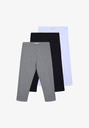 Trzy pary legginsów: szare, czarne i białe. Każda z elastycznym pasem w talii i rozciągliwym materiałem, charakteryzujące się gładką fakturą i brakiem wzorów.