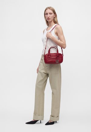 Armani Exchange, Τσάντα χειρός - dark red