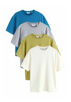 Cztery koszulki z okrągłym dekoltem i krótkim rękawem w kolorach: niebieskim, jasnoszarym, oliwkowozielonym i ecru, ułożone pionowo na białym tle.