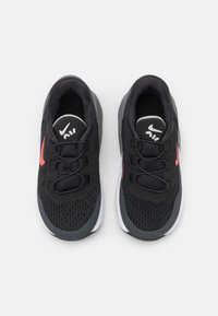 Nike Sportswear AIR MAX 270 GO UNISEX - Baskets basses - black/bright crimson/smoke grey/anthracite