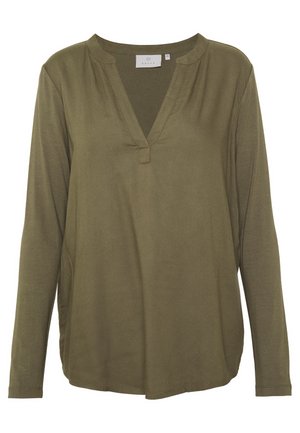 Maglietta verde oliva a maniche lunghe con scollatura a V, caratterizzata da una vestibilità comoda, una texture morbida e spacchi laterali all'orlo per facilitare i movimenti.