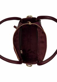 Borsa in pelle bordeaux con chiusura a zip, hardware dorato e interno in tessuto. Presenta un compartimento principale e una tasca interna con zip.