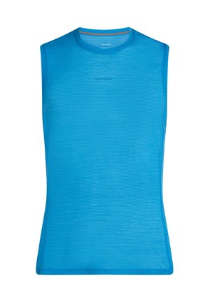 Camiseta atlética sin mangas de un brillante azul con un diseño de malla texturizada, con cuello redondo y costuras contrastantes en naranja.