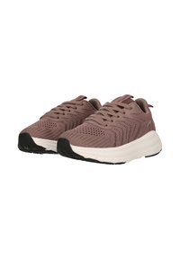 Hardloopschoenen in gedempt mauve met een bovenwerk van mesh, textuurpanelen en een witte tussenzool, voorzien van zwarte rubberen zolen voor grip.