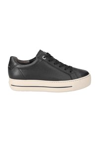 Sneaker in pelle nera con finitura testurizzata, punta rotonda e suola in gomma crema. Caratterizzato da un design con lacci e occhielli in argento. Dettaglio semplice con striscia orizzontale.