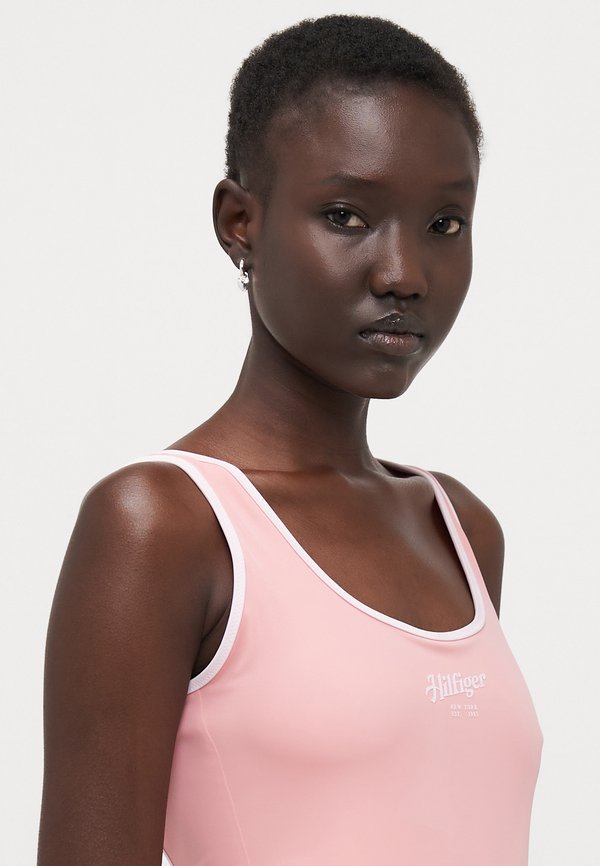 ESSENTIALS ONE PIECE LOGO - Swimsuit2