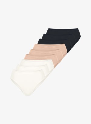 Neuf culottes pour femmes en noir, nude et blanc, fabriquées en tissu doux, présentant un style classique avec une ceinture lisse.