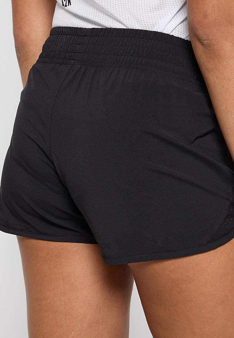Kurze Sporthose
