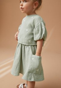 Next SET  - A-linjekjol - sage green