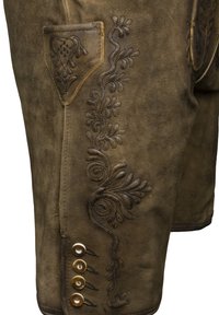 Lederhosen de ante marrón en ante con patrones florales grabados, bolsillo lateral y cuatro botones decorativos en la parte inferior de la pierna. Tejido texturizado y detallado.