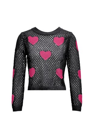 Pulover tricotat negru, cu o textură liberă, asemănătoare unei plase, cu modele contrastante în formă de inimă roz pe față și pe mâneci. Design scurt.