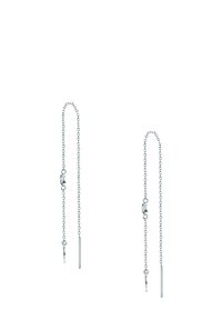 Orecchini lunghi in argento, caratterizzati da anelli circolari e accenti a barra dritta, con una finitura metallica lucida e un design elegante.