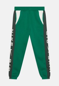Unselected, malachite/vintage green/sail