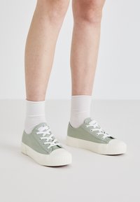 Non sélectionné, seafoam