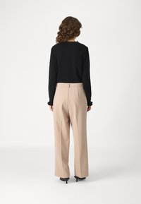 ONLY ONLPEACH LIFE WIDE PANT - Pantaloni - simply taupe