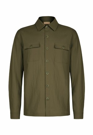 Oliwkowa koszula na długi rękaw zapinana na guziki, z dwoma klapowanymi kieszeniami na piersiach i standardowym kołnierzem, wykonana z teksturowanej tkaniny.