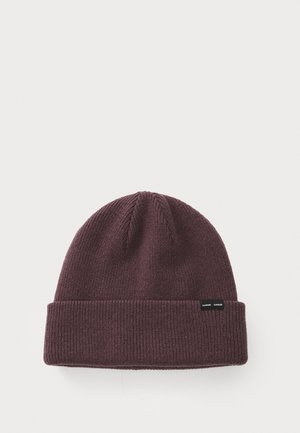 Burgundy knitted beanie with a ribbed texture, featuring a folded cuff and small label on the side. Soft material, close-fitting design.