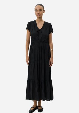 Sofie Schnoor - Długa sukienka