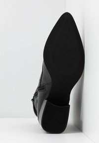 Zign Stivaletti stringati - black