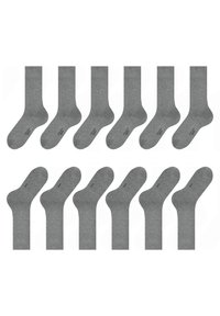 Graue Baumwollsocken, die in zwei Reihen angeordnet sind. Jede Socke hat einen gerippten Bund und dezente Branding auf der Seite, mit einer insgesamt glatten Textur.