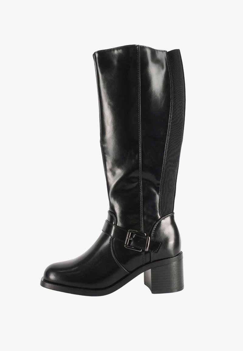 Stivale nero al ginocchio realizzato in pelle lucida con un pannello elastico testurizzato, una larga fascia con una fibbia in argento e un tacco spesso.