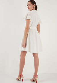 LELA REGULAR FIT - Juhlamekko - ecru