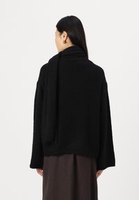 Gina Tricot SCARF  - Pulover - black