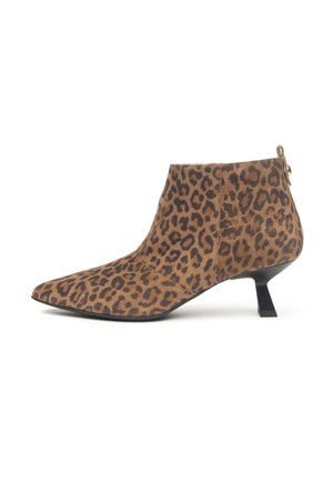 Leopard print ankle boot, suede material, pointed toe, mid-height block heel, feature zipper at back, brown and black color scheme.