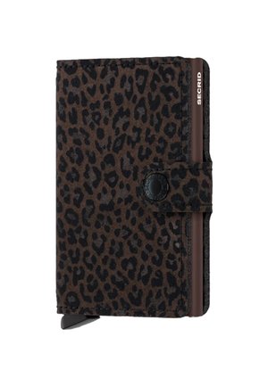 Porte-cartes en imprimé léopard avec une texture en daim marron foncé, doté d'une fermeture à pression et d'un design élégant, étiqueté avec "SECRID" sur le côté.