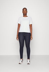 ONLY Carmakoma CARWILLY - Oprijete (skinny) kavbojke - dark blue denim