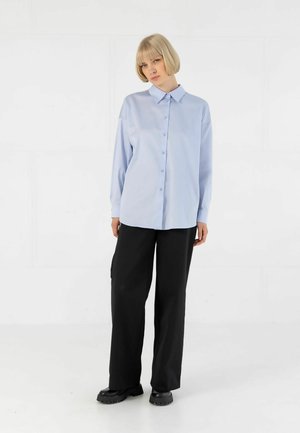 BOXY CLASSIC - Button-down blouse - oxford blue