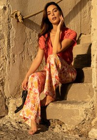 DEELUXE FLORA - Pantalon classique - Coral