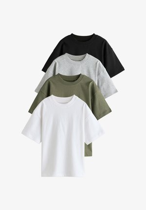 Stapel aus vier einfachen T-Shirts mit kurzen Ärmeln in Weiß, Olivgrün, Hellgrau und Schwarz, von vorne nach hinten auf weißem Hintergrund angeordnet.