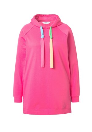 Pinkfarbener Hoodie mit Kängurutasche, ausgestattet mit einem hohen Kragen und drei mehrfarbigen Kordeln: blau, grün und gelb. Lange Ärmel.